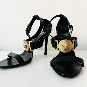 EU 40 VERSACE Medusa Buckle in Gold (Black Leather)